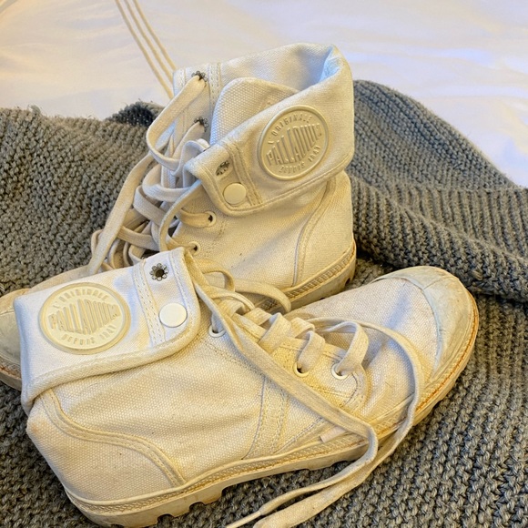 Palladium Shoes - Baggy Low LP by Palladium White Sneaker Boot
